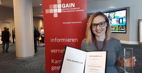 Die Gewinnerin des ersten Start-Up Pitch auf der GAIN 2018, die Psychologin Dr. Katharina Schultebraucks, die derzeit als Postdoctoral Research Fellow an der New York University School of Medicine forscht. Foto: Nadine Lux.