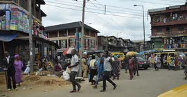 Beobachtungen am Straßenrand. Foto: Isabel Dückert/Valerie Pobloth.