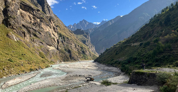 Ein verflochtener Fluss und der Ort unserer Feldübung.