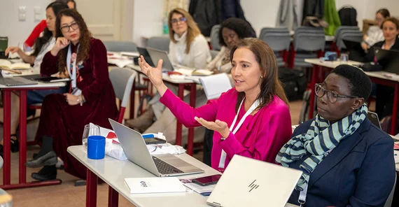 Teilnehmende des Workshops im Konferenzraum.