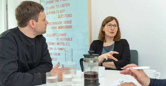 Simon Ohl and Prof. Hanna Dumont in the interview