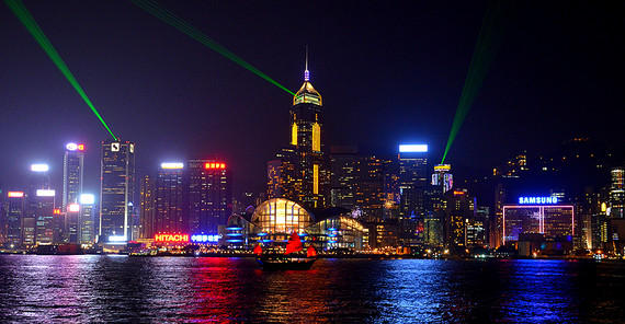 Die Skyline von Hongkong bei Nacht. Foto: Pixabay/teetasse. Die Skyline von Hongkong bei Nacht. Foto: Pixabay/teetasse.