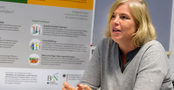 Dr. Jennifer Schulz Dr. Jennifer Schulz im Interview. Das Foto ist von Tobias Hopfgarten.