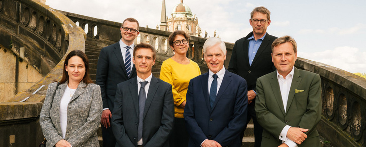 Die Delegation der Macquarie University (Sydney) mit dem Präsident der Universität Potsdam Prof. Oliver Günther, Ph.D. (rechts) und der Leiterin des International Office der Hochschule Katharina Schmitt (Mitte). - 