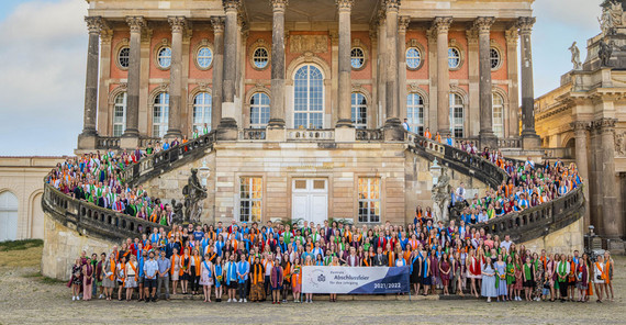 Absolventinnen und Absolventen bei der Abschlussfeier 2022 Absolventinnen und Absolventen bei der Abschlussfeier 2022