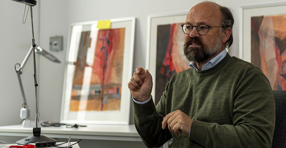 Prof. Dr. Hans-Hennig von Grünberg Prof. Dr. Hans-Hennig von Grünberg beim Interview. Das Foto ist von Tobias Hopfgarten.