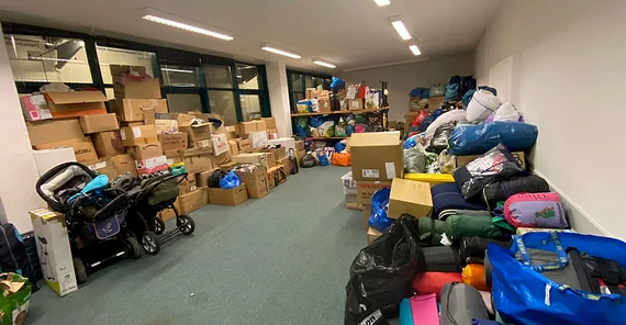 Raum voller Spenden für die Ukraine. Foto: Nadine Brockhaus