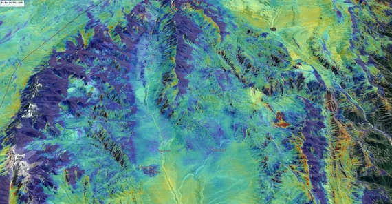 Radarinterferometrische Karte des nördlichen Calchaquital mit Farbkodierung für Geschwindigkeiten der Hangbewegungen. Das Foto ist von Bodo Bookhagen