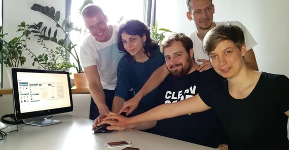 Die Hochschul-App ist online: Die Entwickler der App geben die Veröffentlichung im App Store frei. Foto: Ulrike Lucke