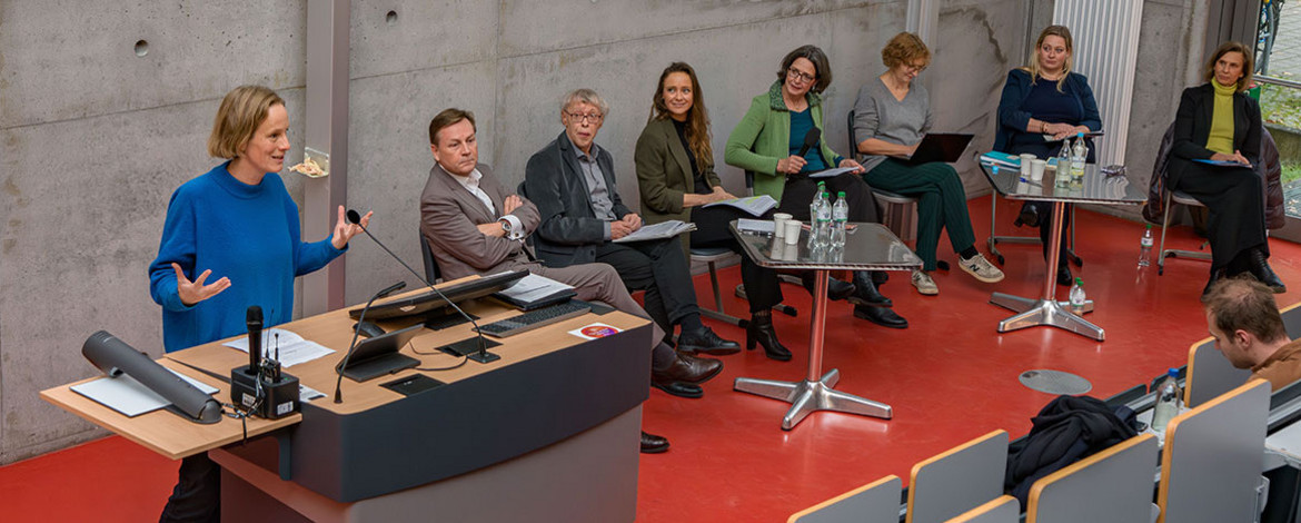 Uni Potsdam veranstaltet Podiumsdiskussion gegen Rechtsextremismus - 