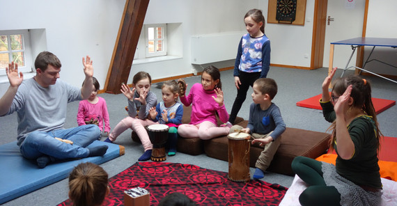 Ein Workshop im Projekt „Musikarbeit in Inklusion und Integration" Ein Workshop im Projekt „Musikarbeit in Inklusion und Integration"