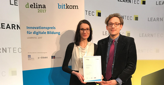 Ina Müller und Alexander Knoth bei der LEARNTEC in Karlsruhe. Foto: Alexander Knoth. Ina Müller und Alexander Knoth bei der LEARNTEC in Karlsruhe. Foto: Alexander Knoth.