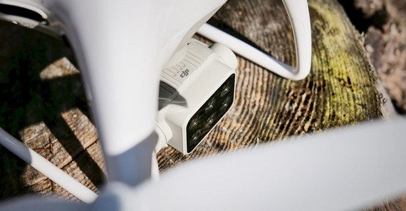 Nahaufnahme einer Drohne. Das Foto ist von Jonas Zeidler.