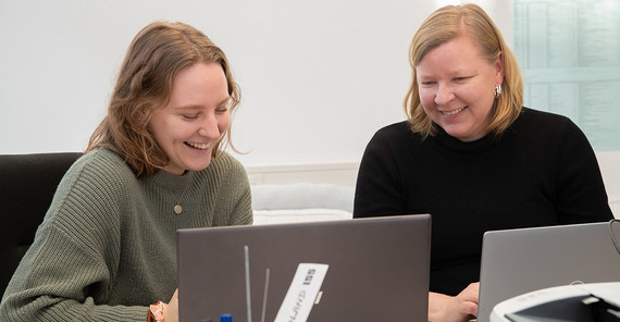 Annett Wadewitz (r.) mit Luise Fuhrhop Annett Wadewitz (r.) mit Luise Fuhrhop
