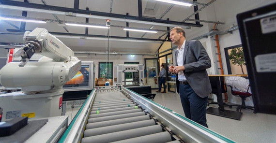 Prof. Dr. Norbert Gronau um „Zentrum Industrie 4.0 Potsdam“ | Foto: Tobias Hopfgarten Prof. Dr. Norbert Gronau um „Zentrum Industrie 4.0 Potsdam“ | Foto: Tobias Hopfgarten