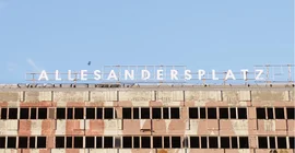 Screenshot des Films „Allesandersplatz“