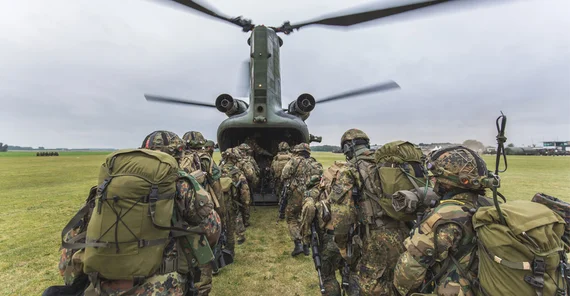 Does equal treatment work in the Bundeswehr and other "male alliances"? | Photo: AdobeStock/Photoshooter