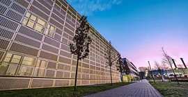 Die Mathematisch-Naturwissenschaftliche Fakultät vergibt jährlich drei Fakultätspreise für herausragende Lehre. In diesem Jahr gehen zwei davon an Lehrende des Instituts für Physik und Astronomie. | Foto: Ernst Kaczynski