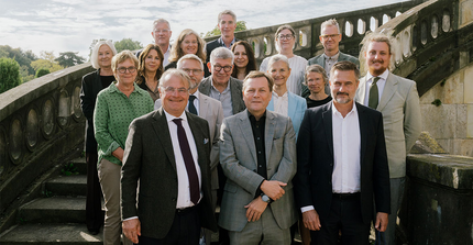 Die Delegation der Delegation der University of Southern Denmark (SDU) zusammen mit der Leitung der Universität Potsdam auf der Freitreppe des Süd-Communs.