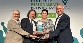 v.l.n.r.: Elke Hannack (stellv. Vors. des DGB), Alexander Beyer (Vors. d. GPR), Franka Bierwagen (ehemalige Vors.d.GPR, Vorstand Hauptpersonalrat) und Daniel Merbitz (Mitgl. d. Vorstandes der GEW)
