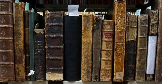 Die Judaica-Sammlung der Universitätsbibliothek. Foto: Bastian Wiesemann.