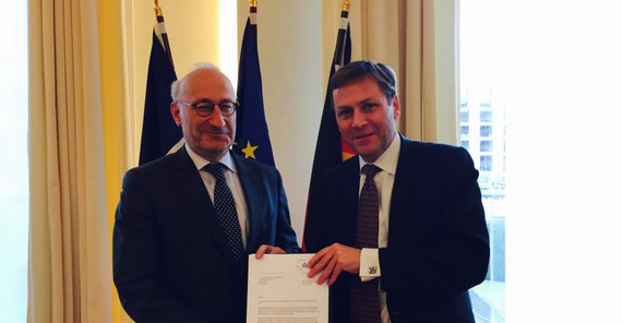 Der französische Botschafter in Deutschland, Philippe Etienne, und der Präsident der Universität Potsdam, Prof. Oliver Günther, Ph.D., Foto: Französische Botschaft Der französische Botschafter in Deutschland, Philippe Etienne, und der Präsident der Universität Potsdam, Prof. Oliver Günther, Ph.D., Foto: Französische Botschaft