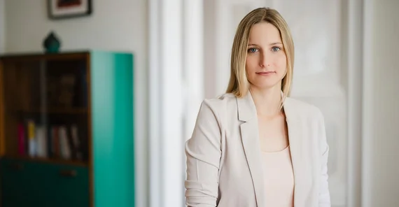 Josephine Ballon im Porträt.