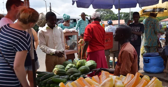 Negotiations at the market. Photo: Isabel Dückert/Valerie Pobloth.
