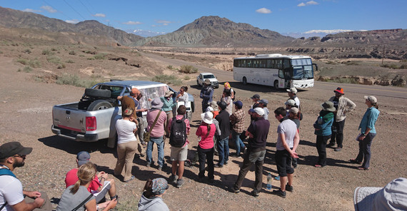 Inmitten des Faltenüberschiebungsgürtels zwischen Rodeo und Jachal Inmitten des Faltenüberschiebungsgürtels zwischen Rodeo und Jachal