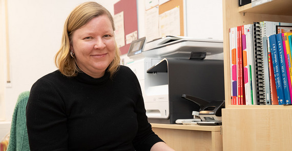 Annett Wadewitz Annett Wadewitz im Büro