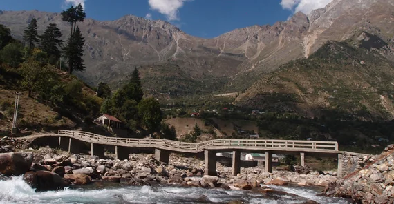 The dynamics of earth’s surface are revealed in impressive ways in high mountain valleys, as here in the central Himalaya: meltwater and rainwater constantly reshape the landscape. (Source: B. Bookhagen)