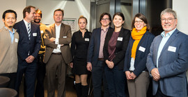 Teilnehmer des Potsdamer Postdoc-Programms mit dem Uni-Präsidenten Prof. Oliver Günther, Ph.D. (4.v.l.) und dem Vizepräsidenten für Forschung und wissenschaftlichen Nachwuchs (r). Foto: Karla Fritze.