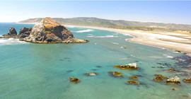 Küstenmorphologie des seismisch aktiven Gebiets von Pichilemu (Chile).